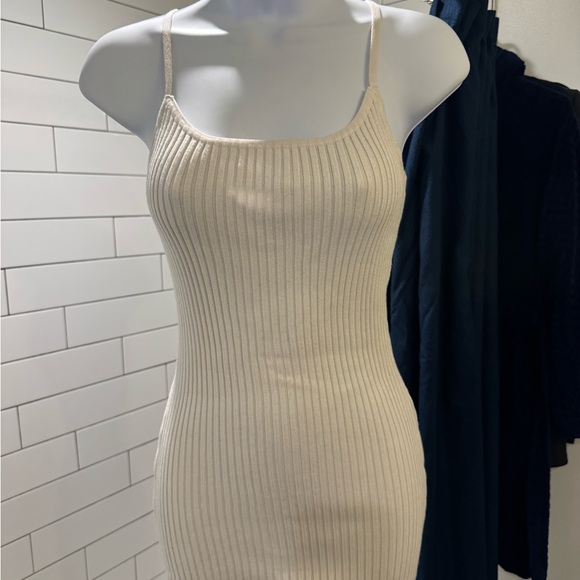 Chic Cream Ribbed Midi Dress - Picture 2 of 4